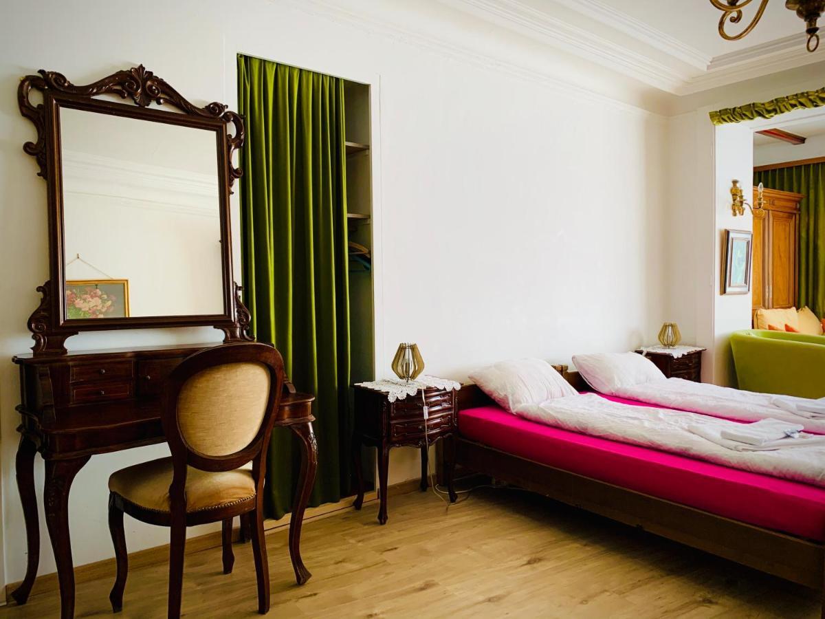 Weisses Roessli Hotel ลอยเคอร์บัด ภายนอก รูปภาพ