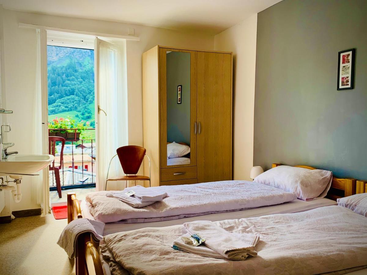 Weisses Roessli Hotel ลอยเคอร์บัด ภายนอก รูปภาพ